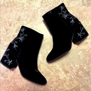 Kenneth Cole Velvet Booties - Size 8.5 Women